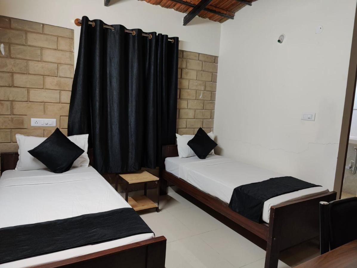 Minimal Poshtel Hostel Mysore Luaran gambar